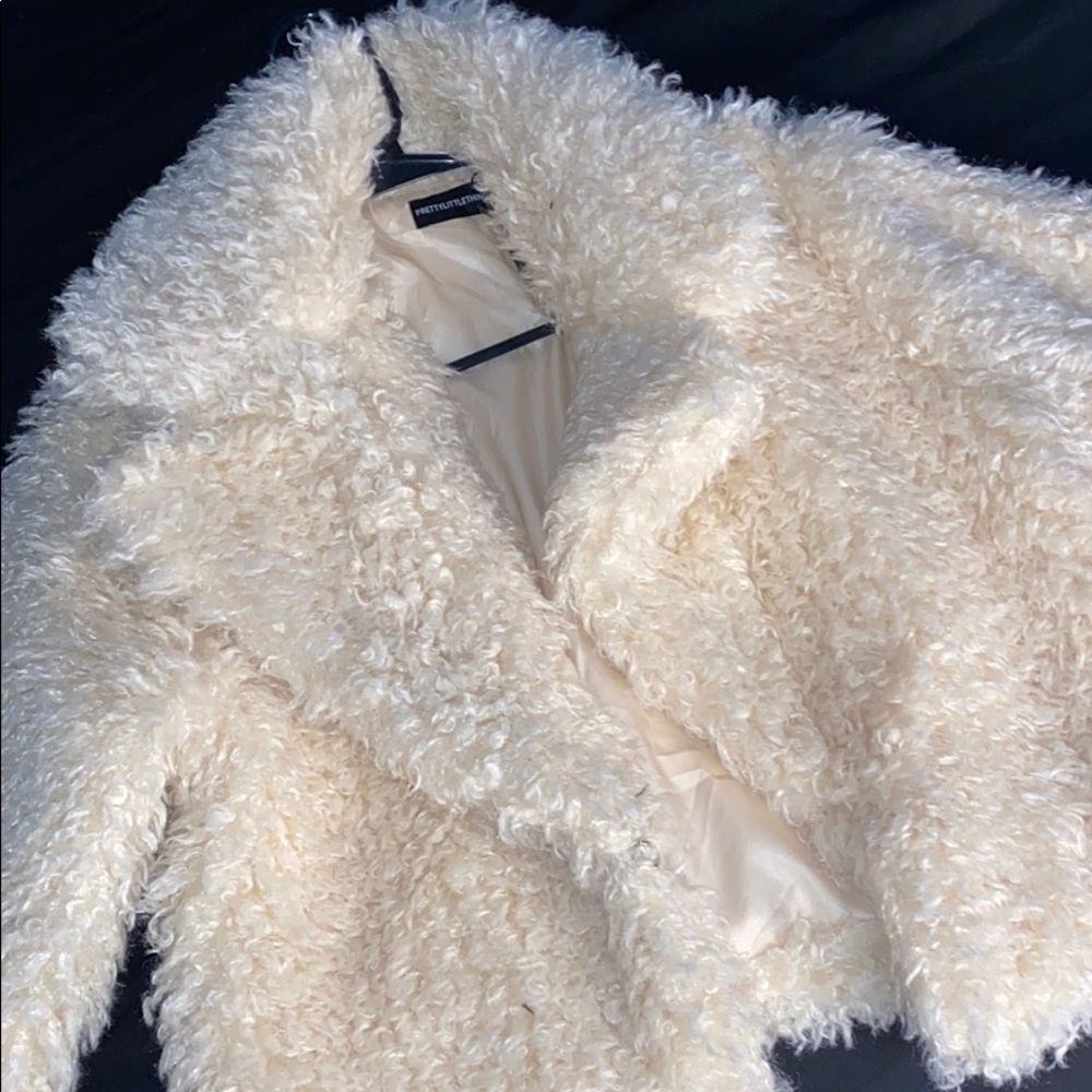 PRETTYLITTLETHING FAUX SHEEP JACKET